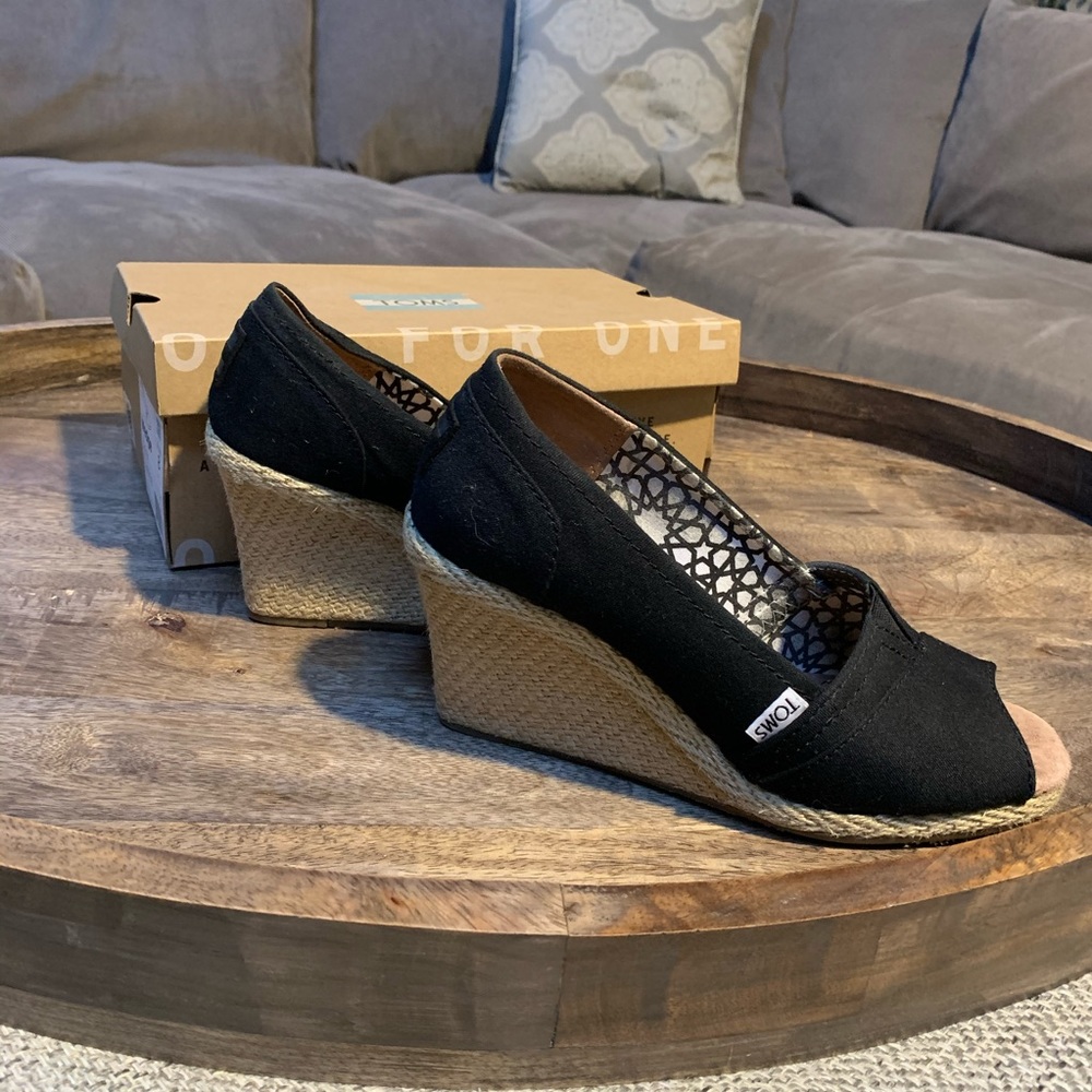 Toms wedged espadrilles